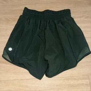 NWOT Lululemon Hotty Hot High-Rise Lined Short 2.5" Dark Green
